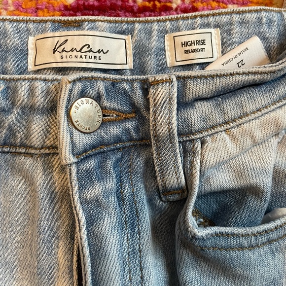 High Rise Relaxed Fit Jeans - Picture 2 of 5